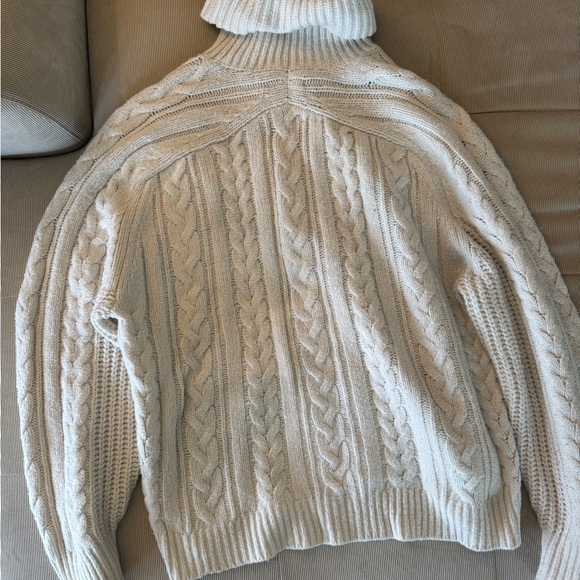 Abercrombie & Fitch Cream Cable Knit Turtleneck Sweater - Picture 3 of 3